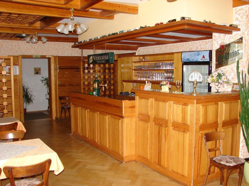 Hotel-Restaurant-Adler Райхенбах-им-Фогтланд Экстерьер фото